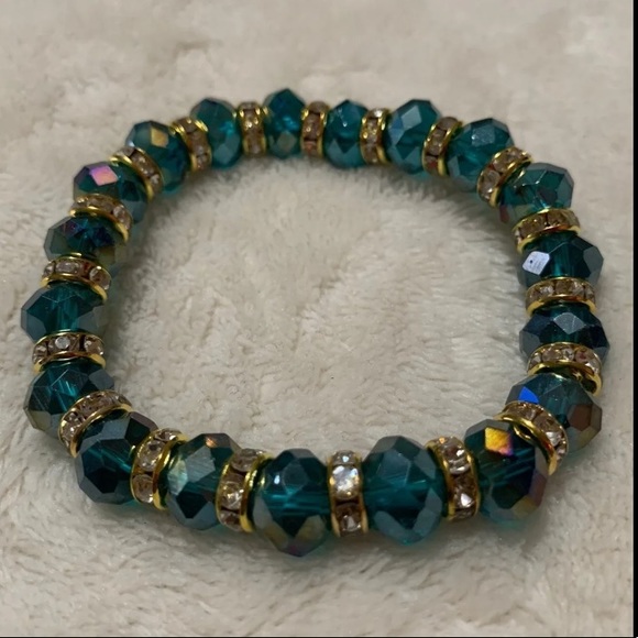 Green Crystal Bracelet - Picture 2 of 6